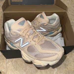 NEW BALANCE 9060 BEIGE PINK